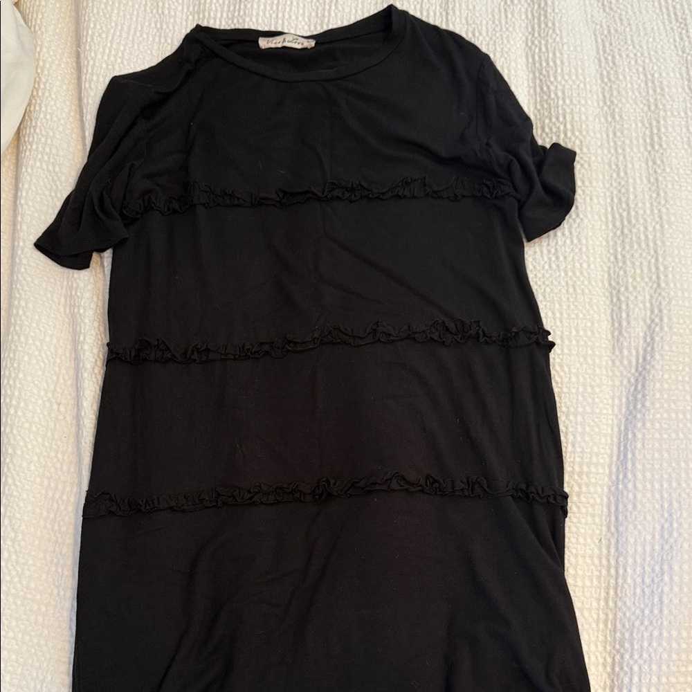 Vine & Love Black Ruffled Short Sleeve Dress